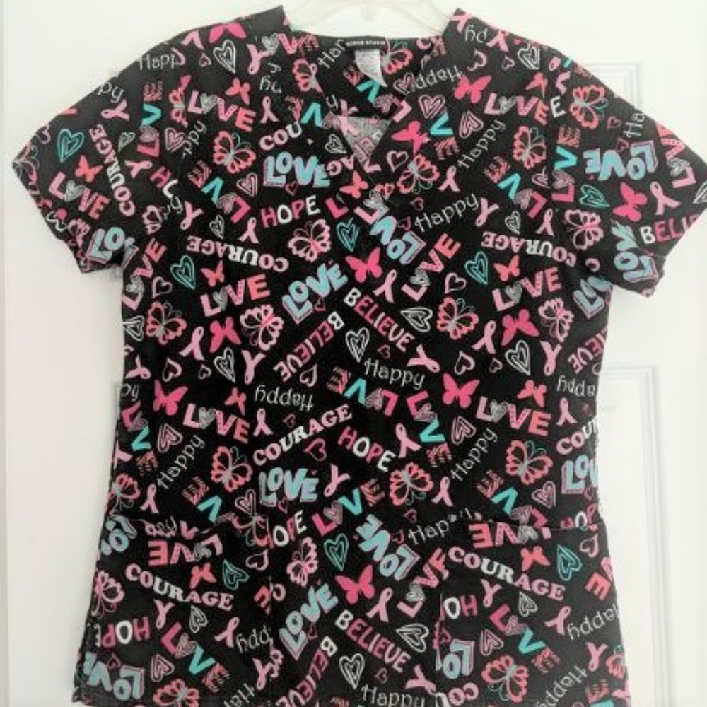 Scrub Top in Breast Cancer Hope Print Small